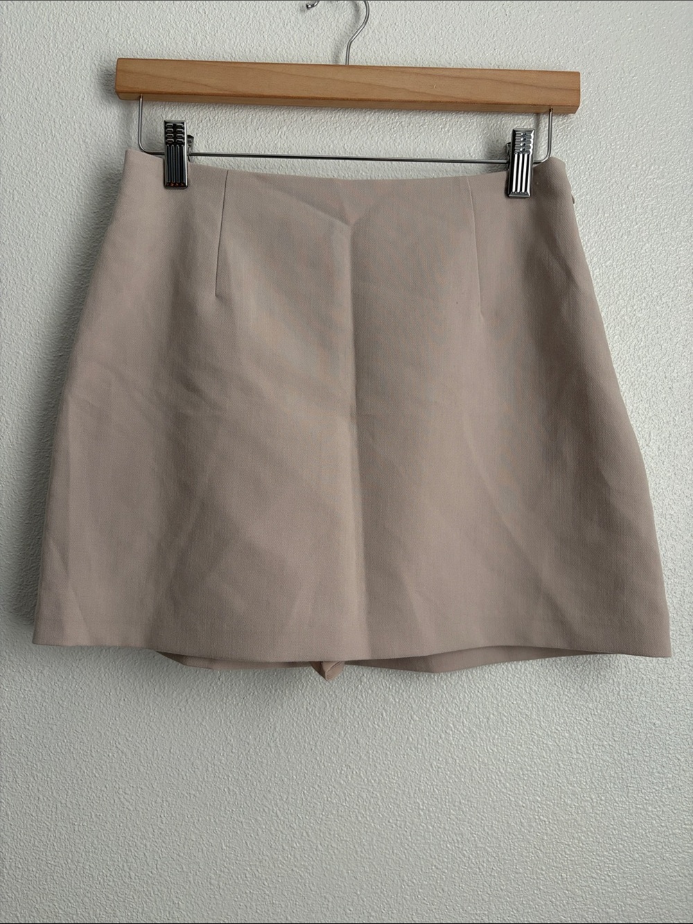 Abercrombie & Fitch Classic A-Line Skort in Light Tan / Khaki